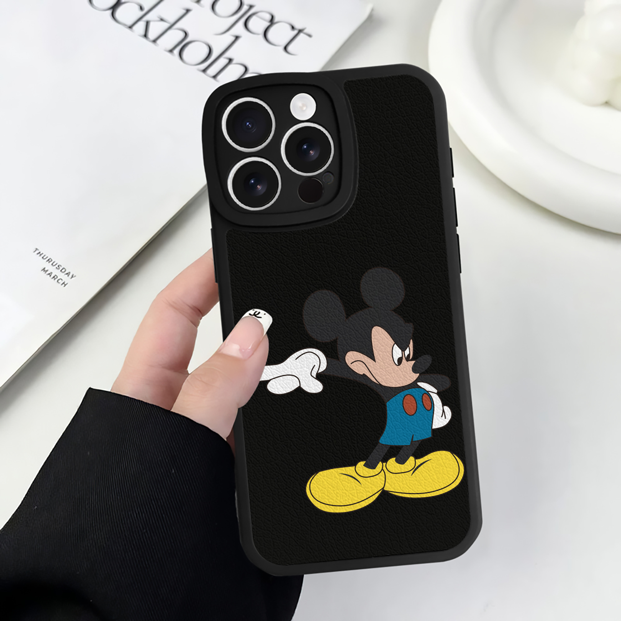 （画像用） ミッキーマウス Mickey Mouse 【iPhone 16シリーズ対応】シリコンスマホケース（レザー調） 材質：シリコン